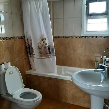 In Molos Flat * Λεμεσός