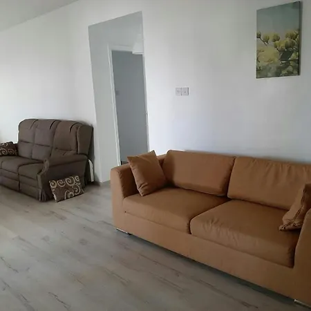 In Molos Flat Δωμάτια σε οικογενειακή κατοικία Λεμεσός